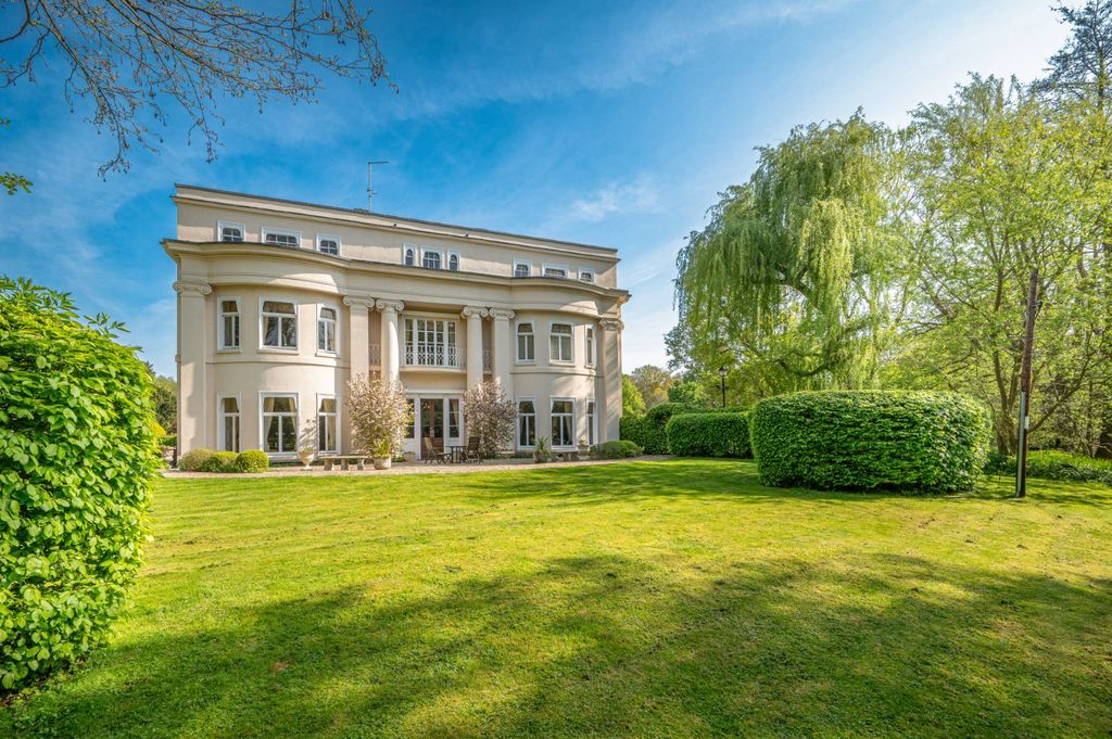 Property photo 1 of 25 Picture No. 06