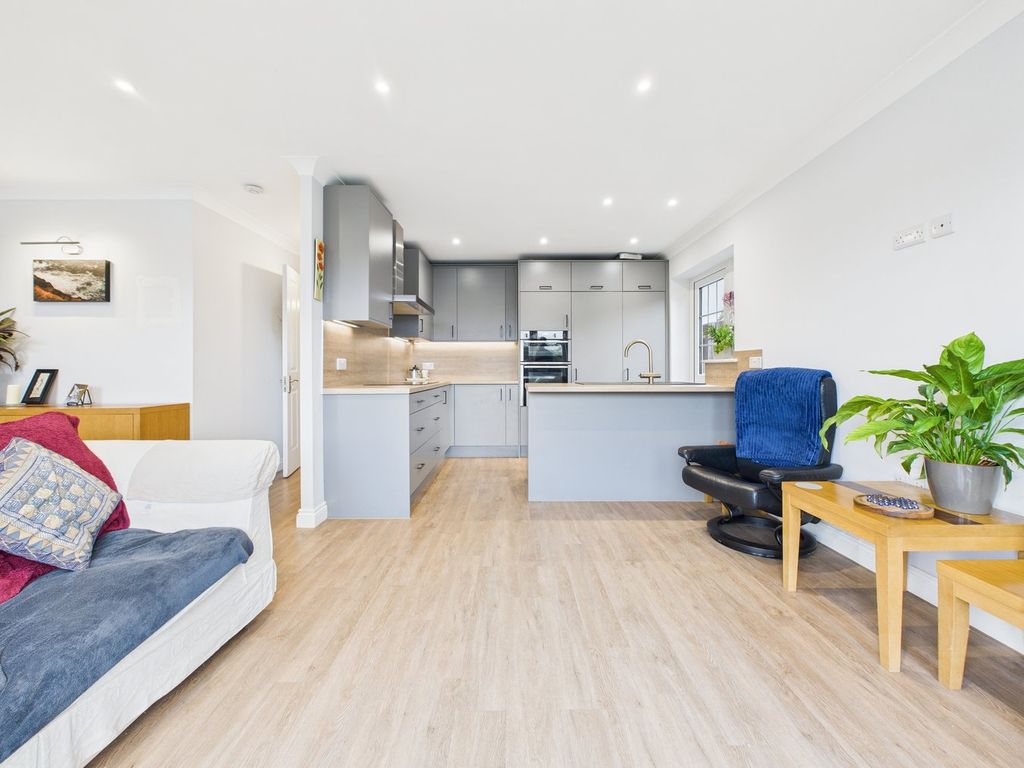 Property photo 3 of 24