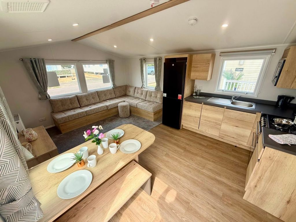 Property photo 2 of 11 Willerby Midhurst 2025 Car0063448 145884154.Jpeg