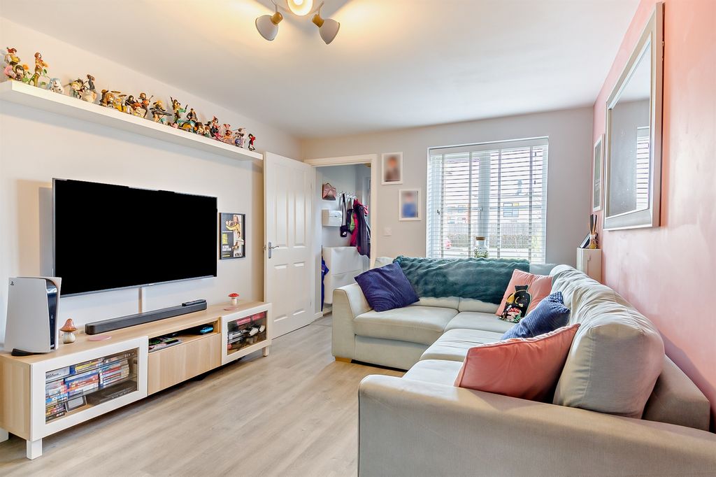 Property photo 3 of 14