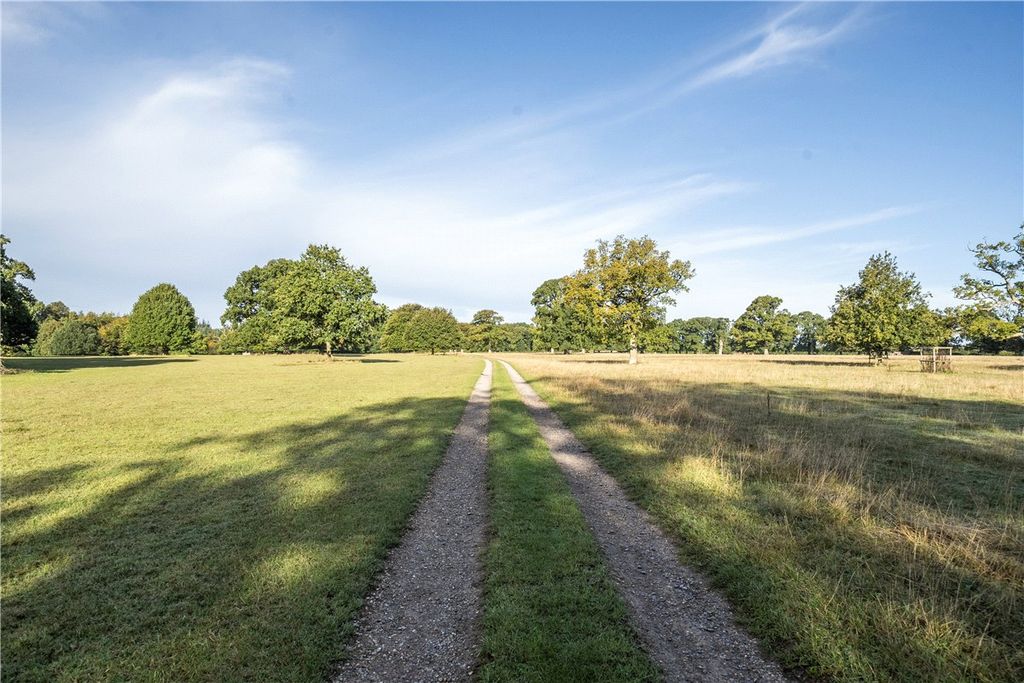 Property photo 2 of 15 Picture No. 13