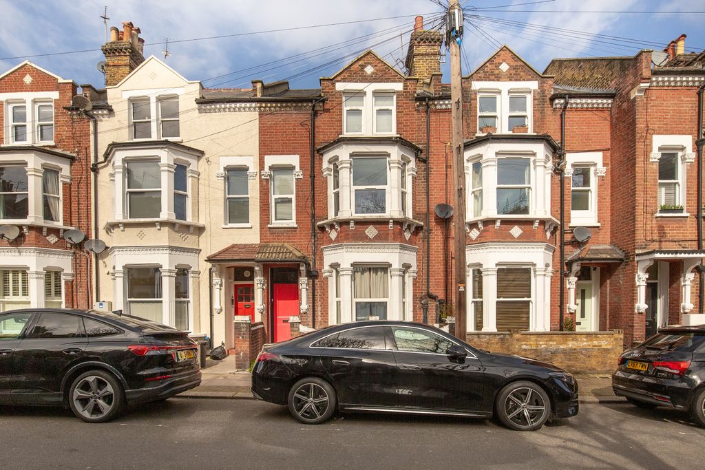 Property photo 1 of 24 10 Comyn Road, Clapham, London, Sw11 1Qd