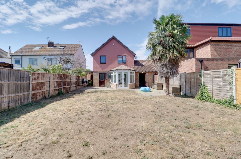 Property photo 2 of 20