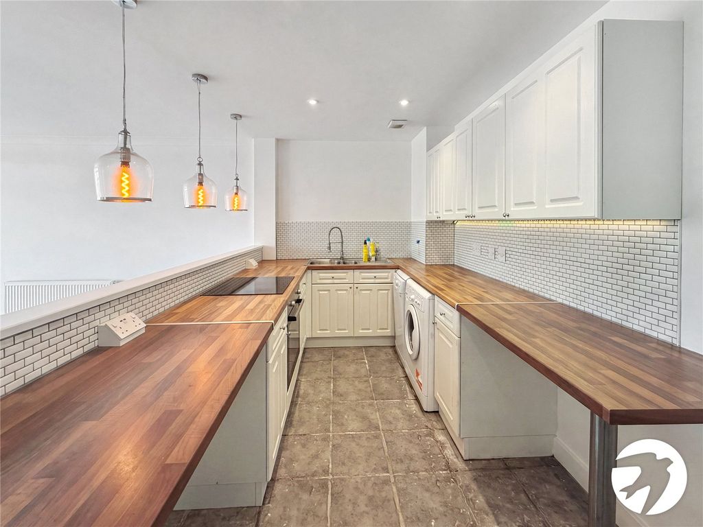 Property photo 2 of 11 Picture No. 06