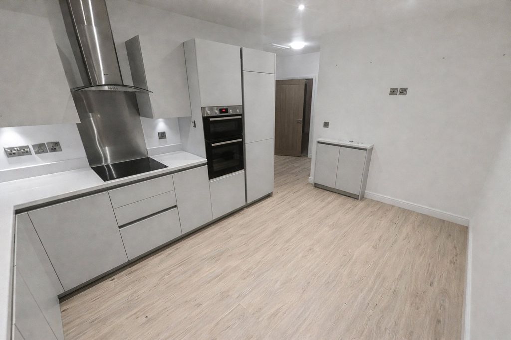 Property photo 3 of 11 Picture No. 16