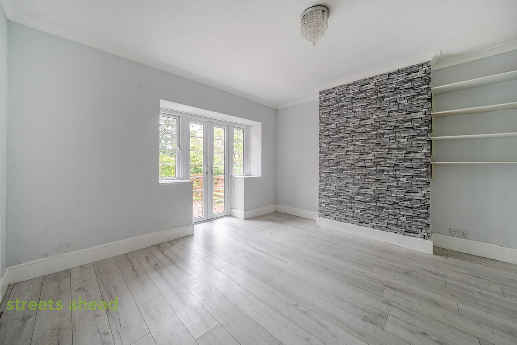 Property photo 2 of 16 6c78E195-B464-4E0...