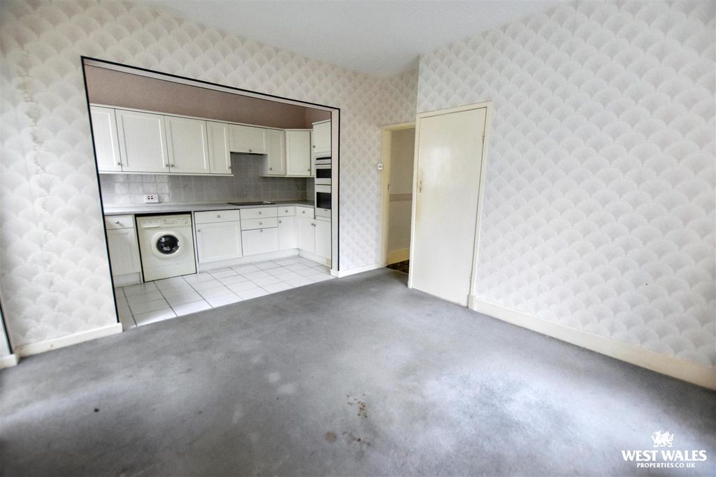 Property photo 3 of 24 12 (17).Jpg