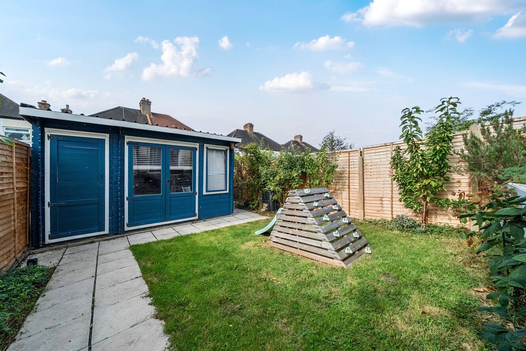 Property photo 3 of 13 1525923-10-6Ab555...