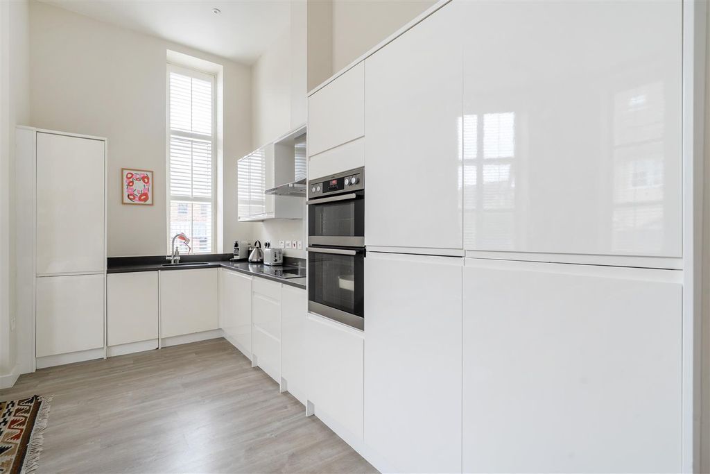 Property photo 2 of 20 Kitchen