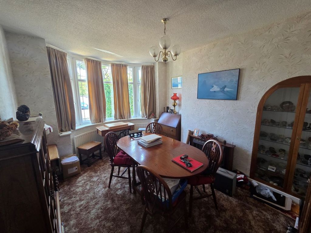 Property photo 3 of 27