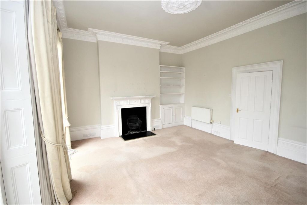 Property photo 3 of 11 Bedroom.Jpg