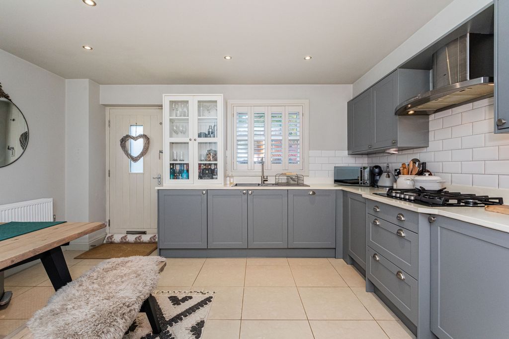 Property photo 3 of 23 Picture No. 13