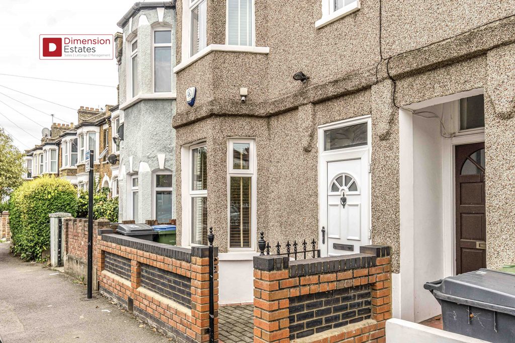 Property photo 2 of 21