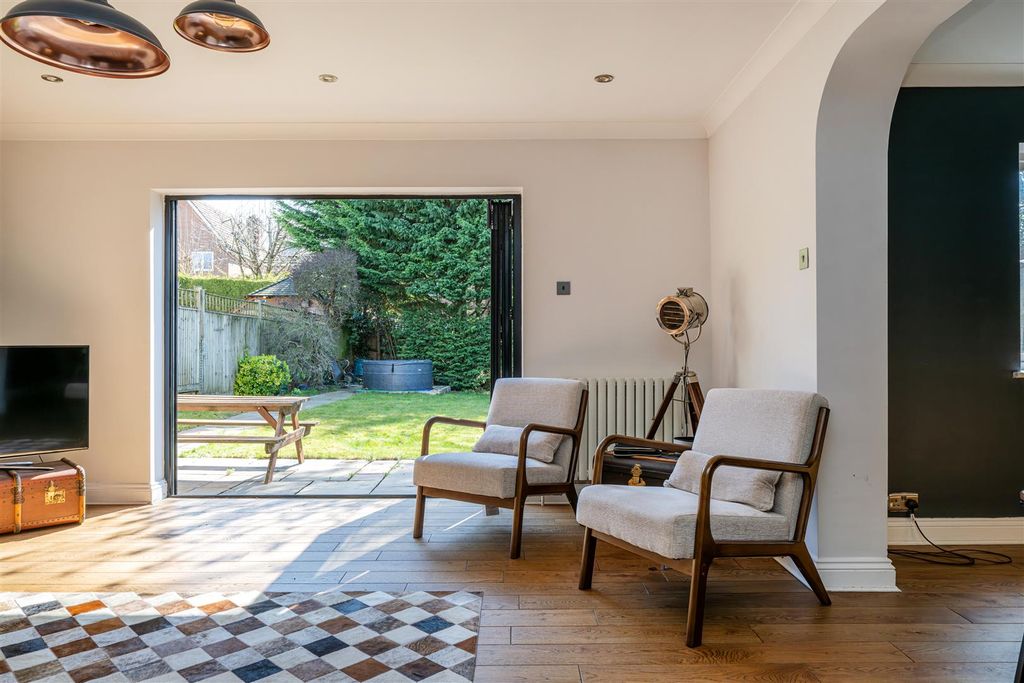 Property photo 3 of 16 Feature