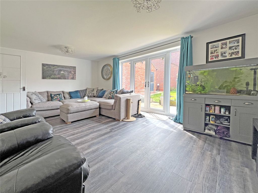 Property photo 2 of 16 Picture No. 03