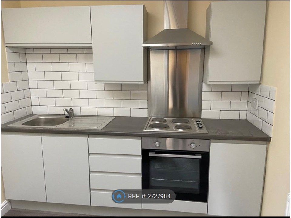 Property photo 3 of 8 Kitchen