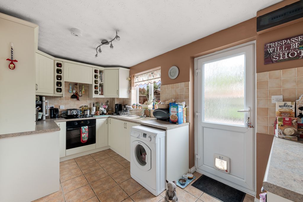 Property photo 2 of 23