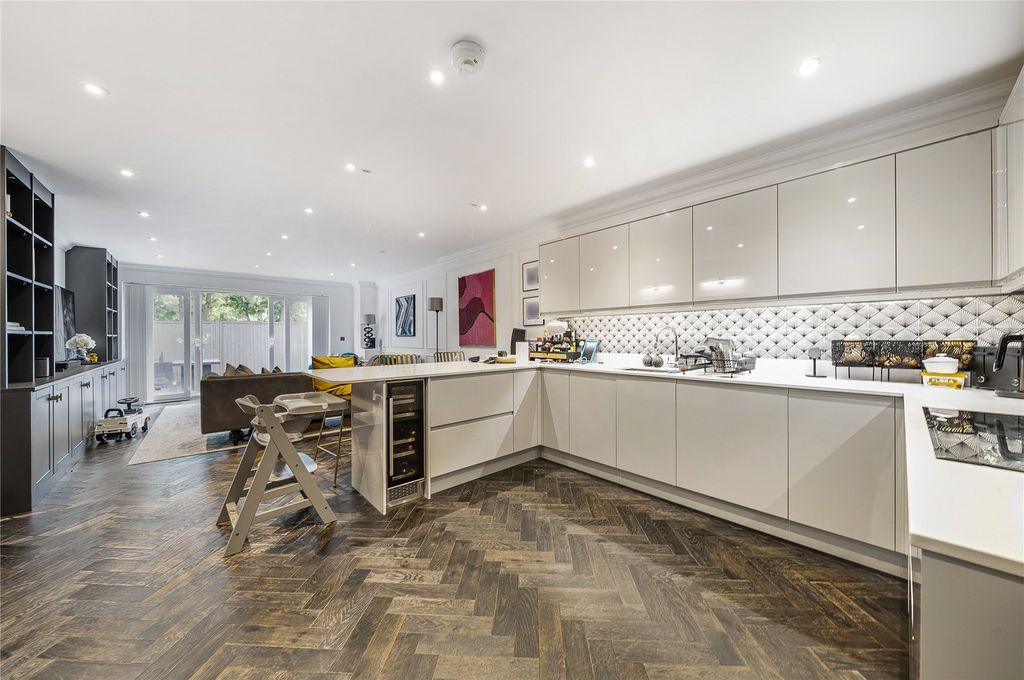 Property photo 1 of 16 Picture No. 26