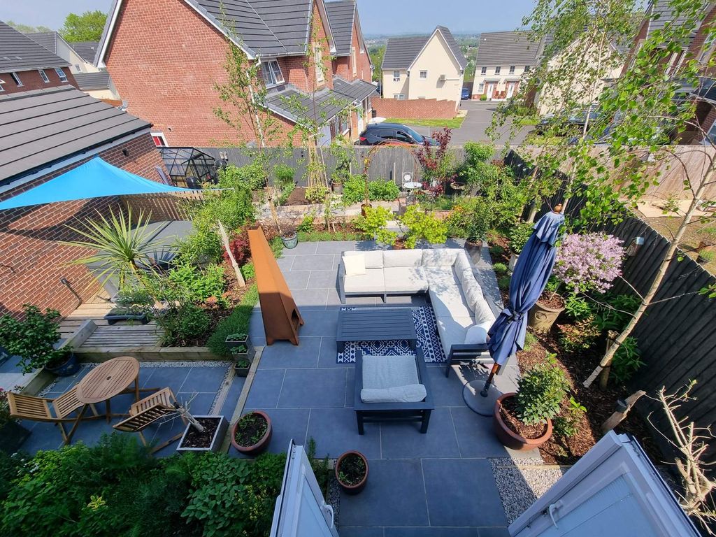 Property photo 2 of 36 Outside