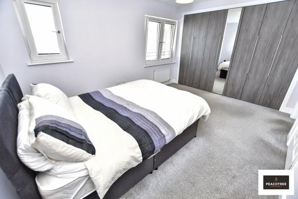 Property photo 3 of 40 Bedroom