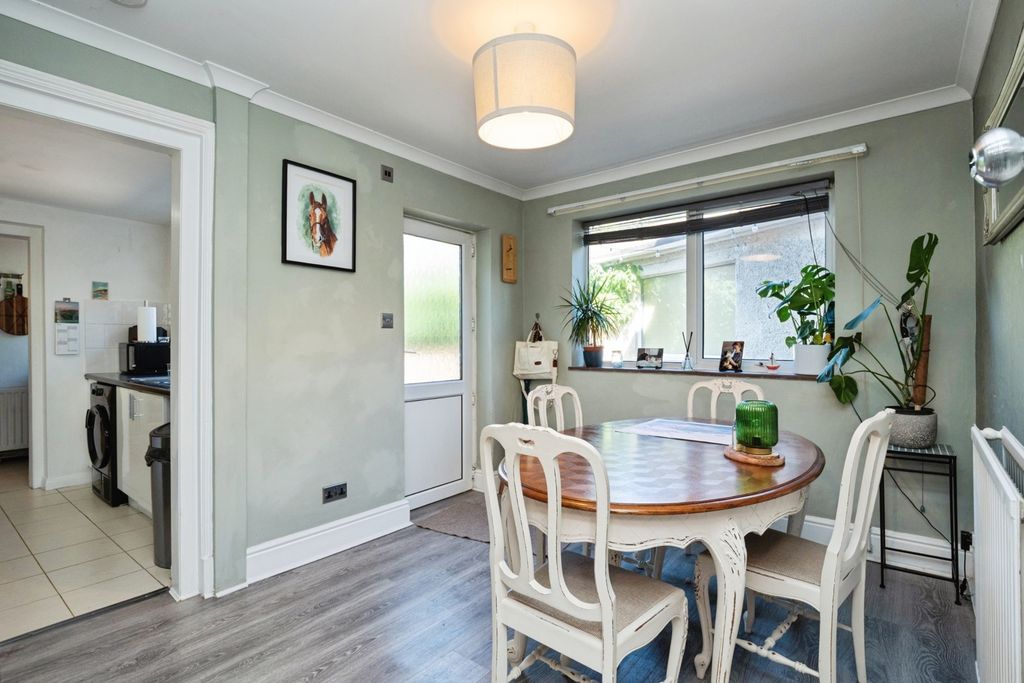 Property photo 3 of 17 Dining Room