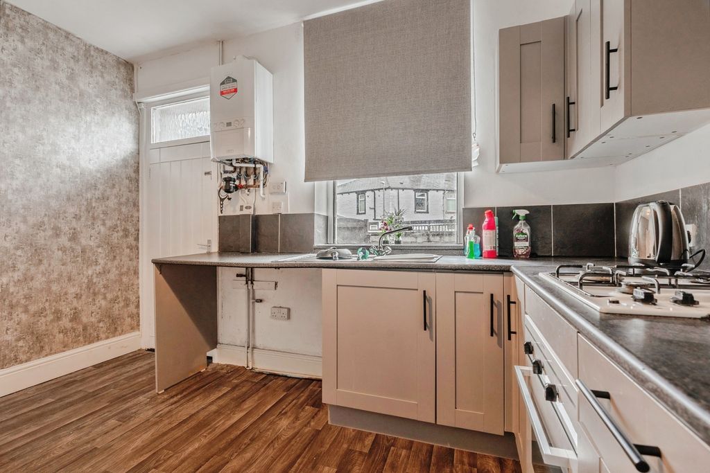 Property photo 3 of 10 Pbox-Img.Jpg