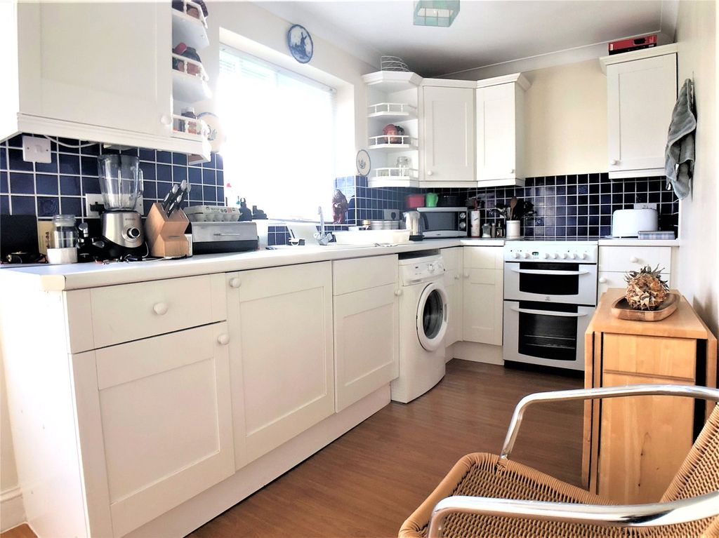 Property photo 3 of 8 Picture No. 17