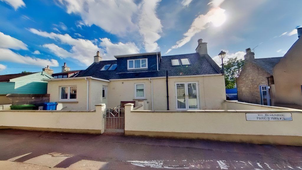 Property photo 1 of 18