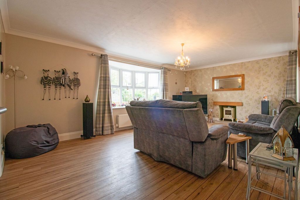 Property photo 2 of 38