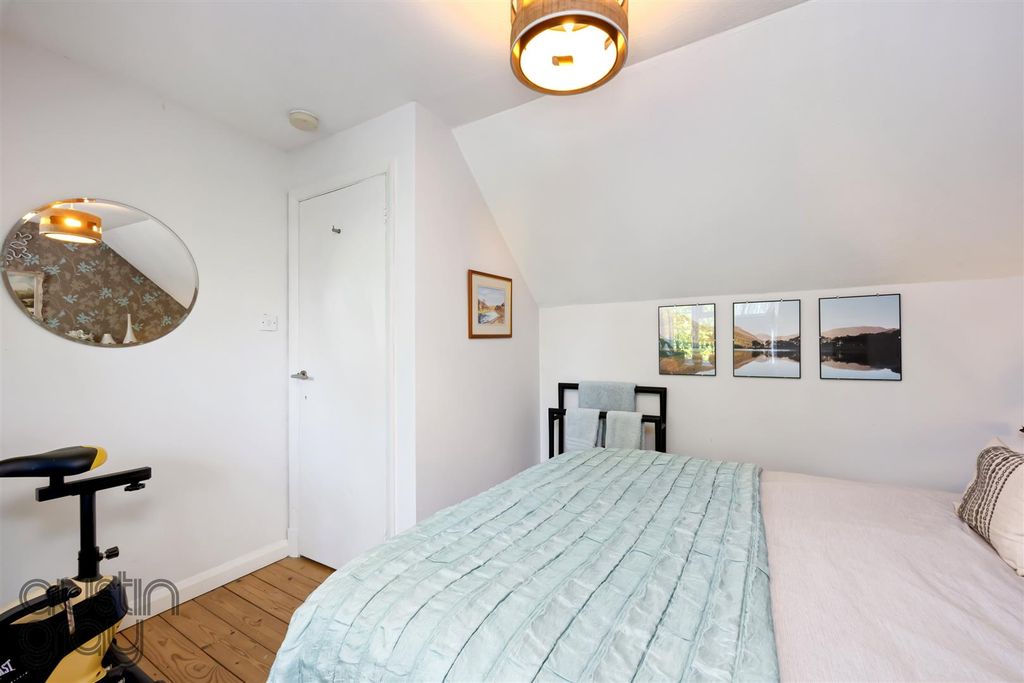 Property photo 2 of 19 York Place_8-002.Jpg