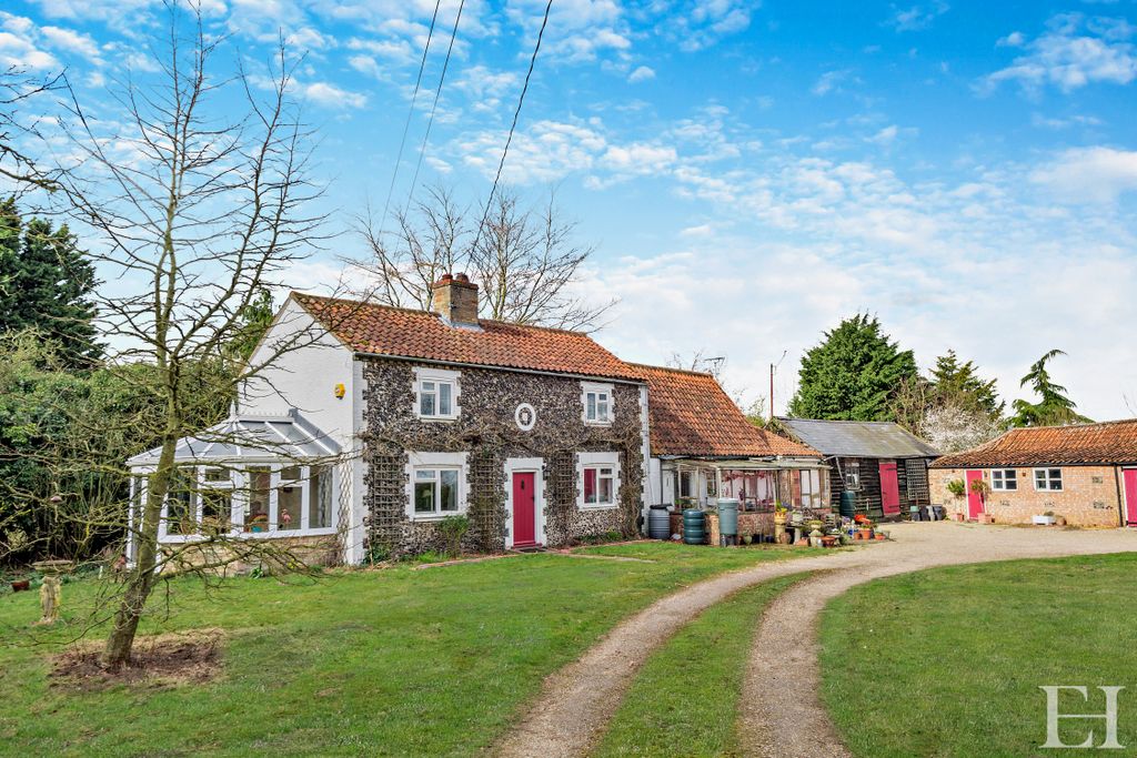 Property photo 1 of 28 8638382-Exteriorwm02v3-800