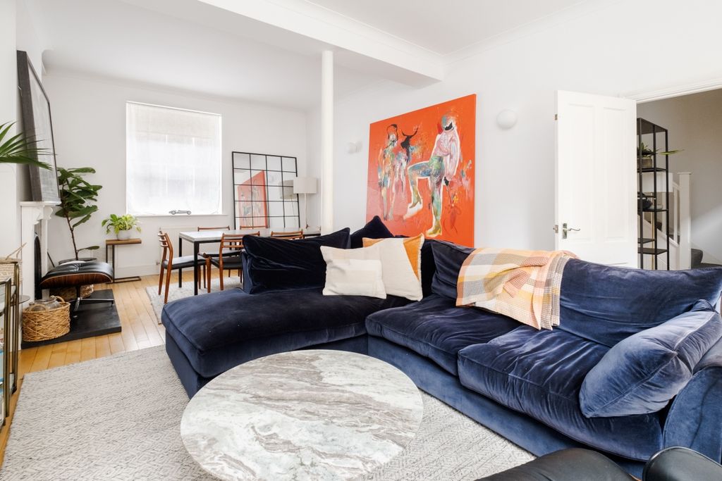 Property photo 1 of 19 Hardwicke Mews