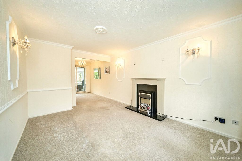 Property photo 3 of 35