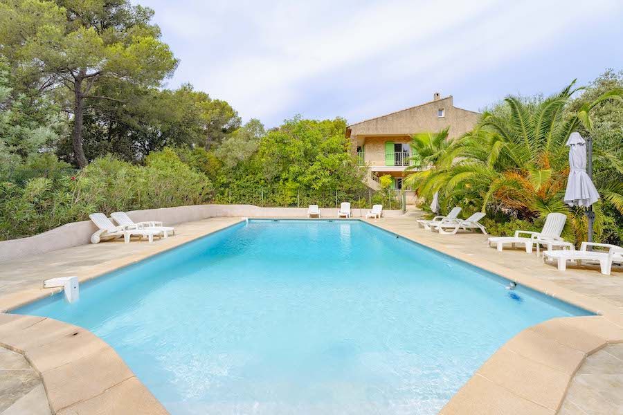 Property photo 3 of 12