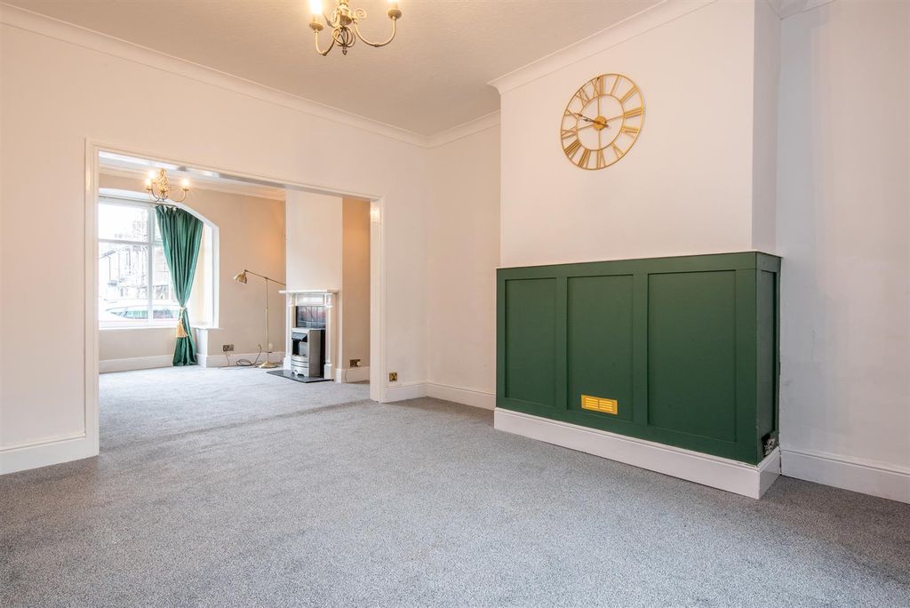Property photo 3 of 16 Lounge/Dining Room