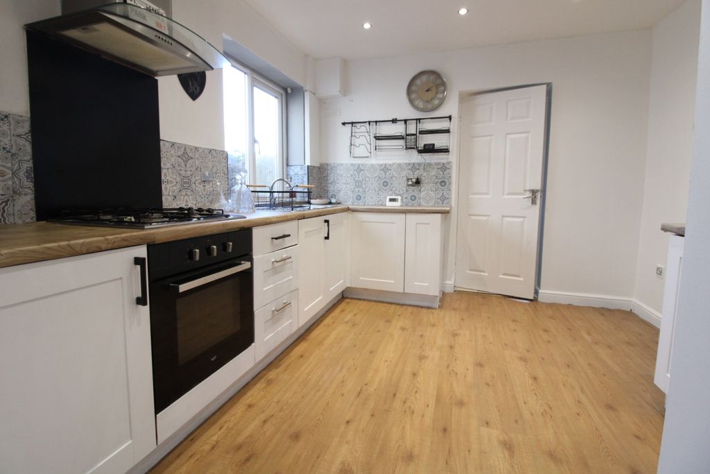 Property photo 3 of 16 Img_5421