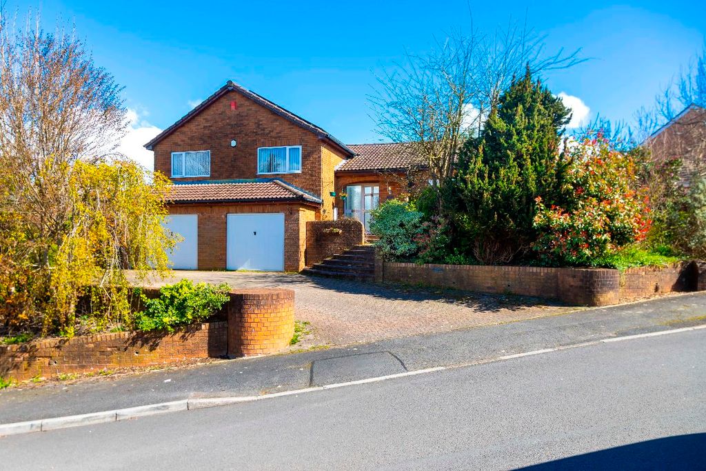 Property photo 1 of 63