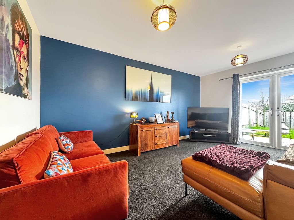 Property photo 2 of 8