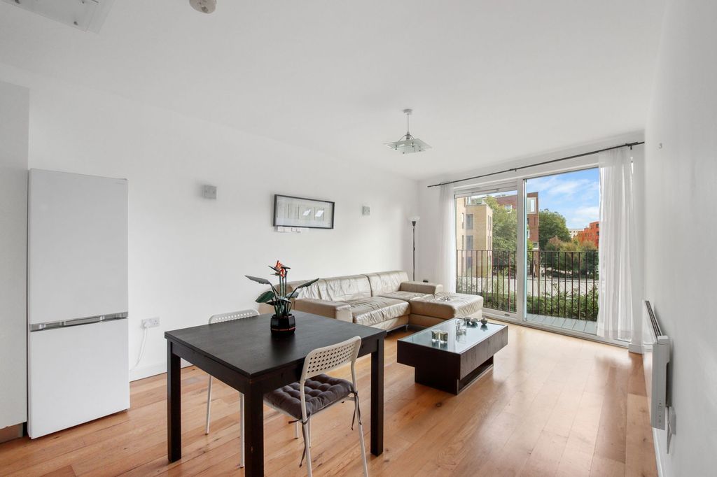 Property photo 2 of 11