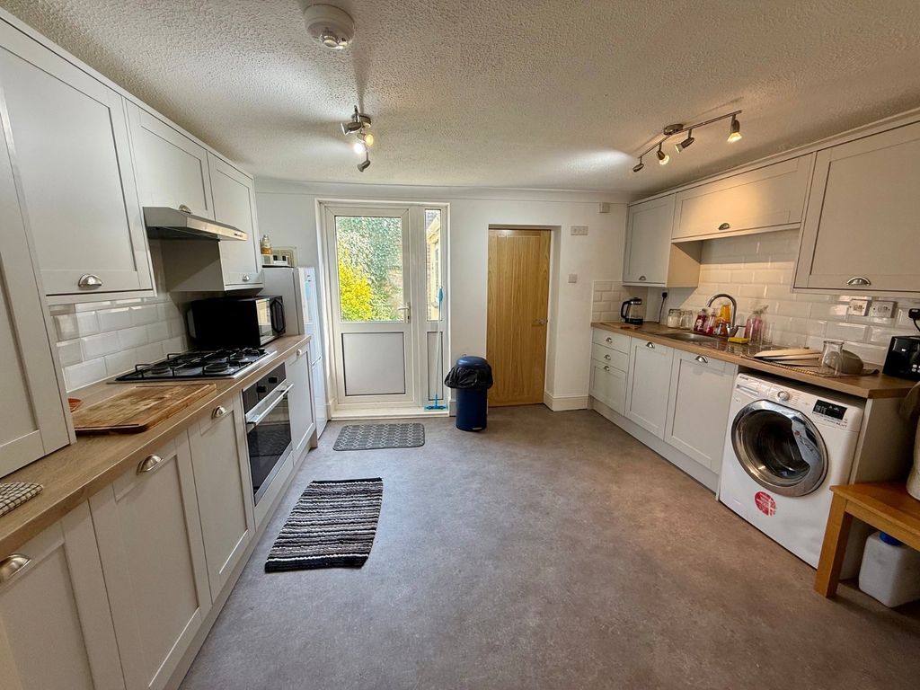 Property photo 2 of 11 Picture No. 10