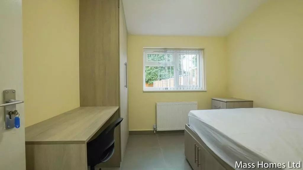 Property photo 3 of 10 A Neat And Well-Maintained Single Bedroom Featurin...
