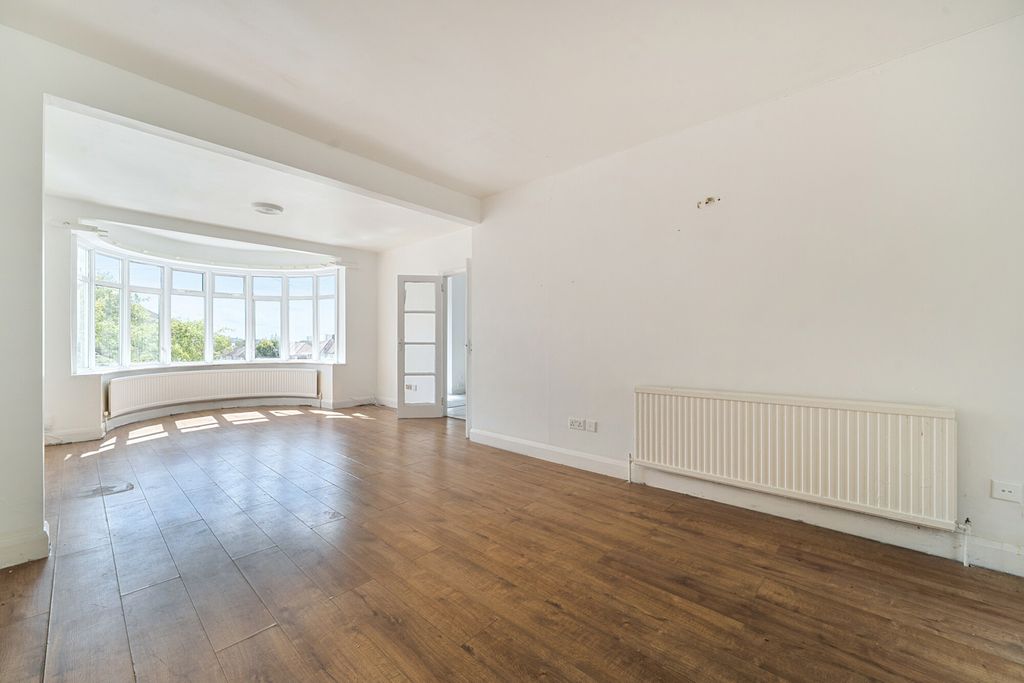 Property photo 2 of 17 1512020-5-6A88498...