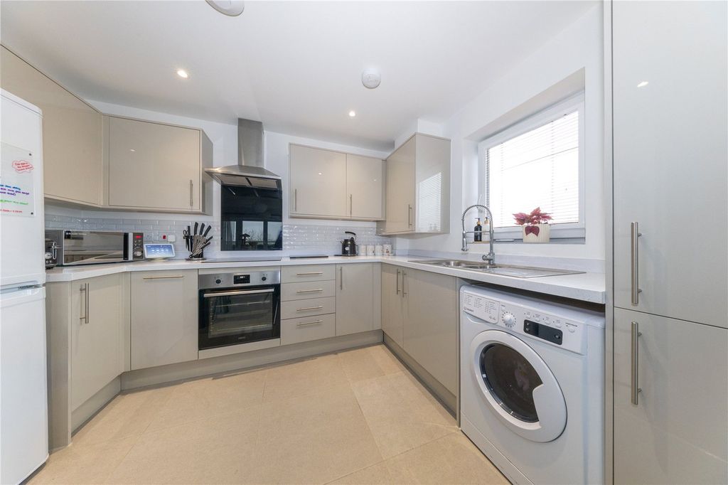 Property photo 2 of 15 Kitchen