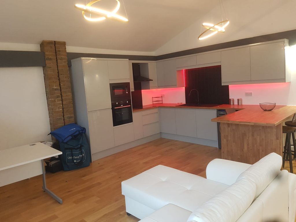 Property photo 3 of 9 Gallery