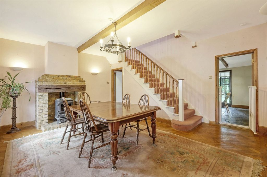 Property photo 2 of 21 Entrance Hall