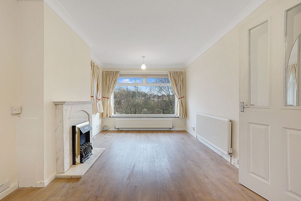 Property photo 3 of 25