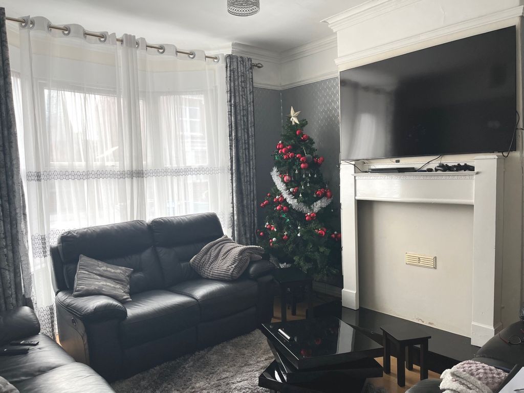 Property photo 2 of 14