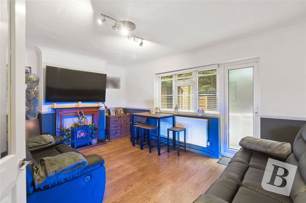 Property photo 1 of 8 Living Room