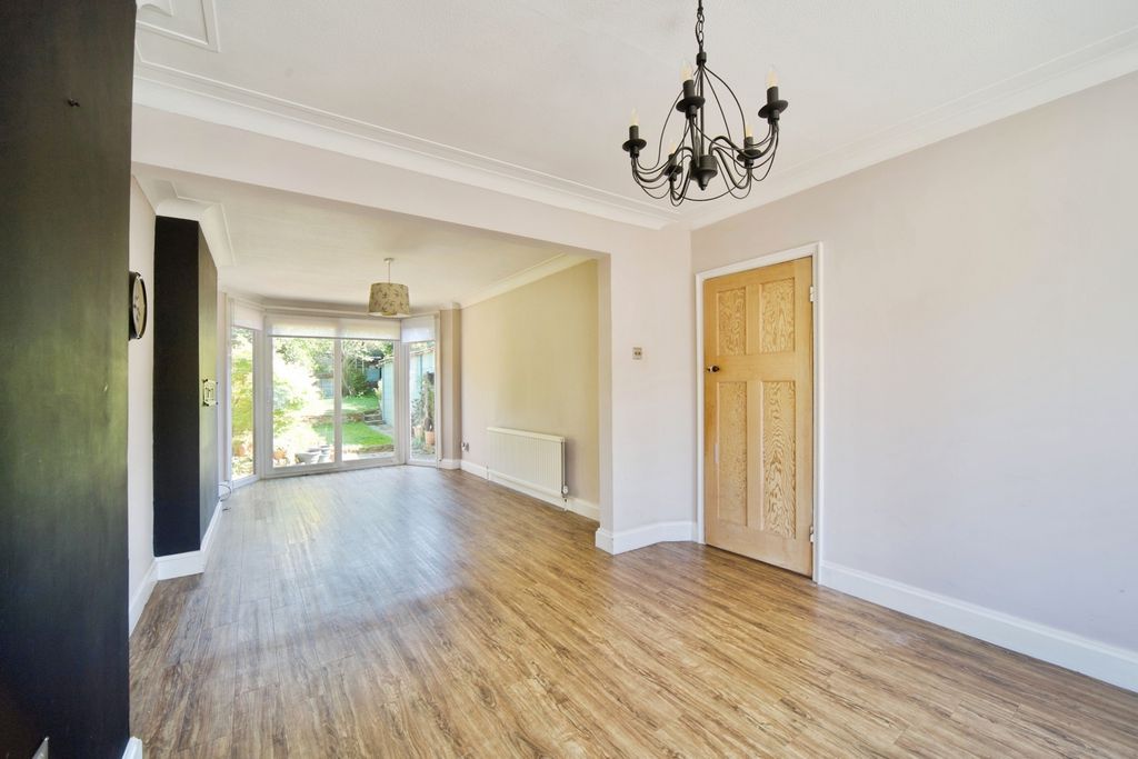 Property photo 2 of 17 Photo