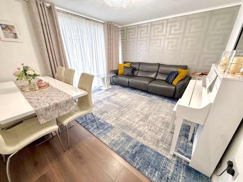 Property photo 2 of 15 Lounge